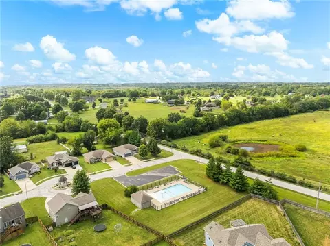 View/Area - 1201 Mesa Dr, Belton, MO 64012 photo 7 of 8