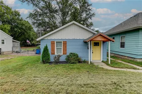Exterior - 326 E Main St, Odessa, MO 64076 photo 5 of 23