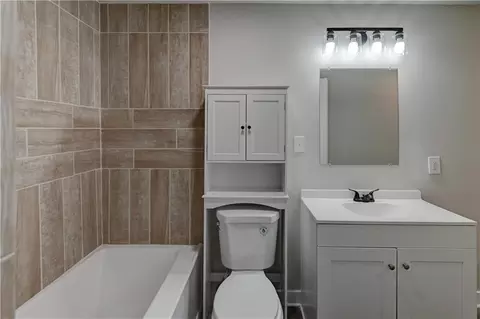 Bath - 326 E Main St, Odessa, MO 64076 photo 8 of 8