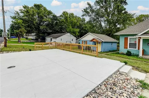 Exterior - 326 E Main St, Odessa, MO 64076 photo 7 of 23