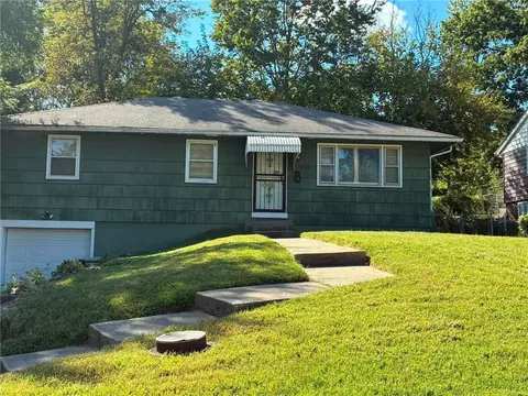 2538 Oakley Ave, Kansas City, MO 64127