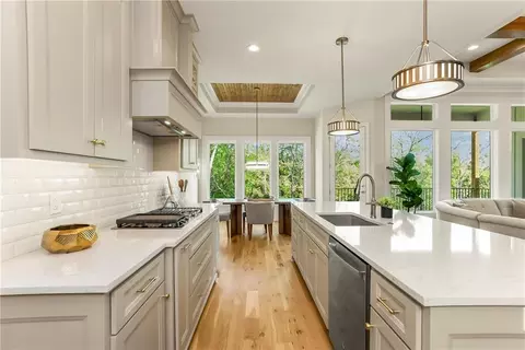 Kitchen - 22428 W 90th Ter, Lenexa, KS 66227 photo 5 of 7