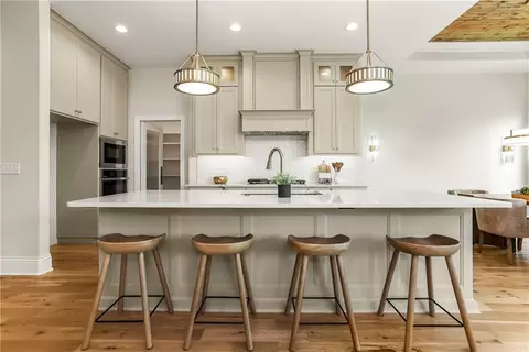 Kitchen - 22428 W 90th Ter, Lenexa, KS 66227 photo 1 of 7