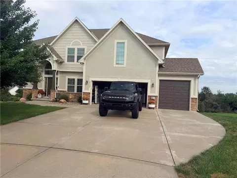 10322 N Ditman Ave, Kansas City, MO 64157