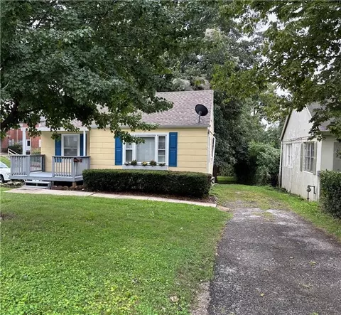 Exterior - 10821 E 19th St, Independence, MO 64052 photo 5 of 8