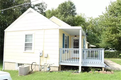 Exterior - 10821 E 19th St, Independence, MO 64052 photo 3 of 8