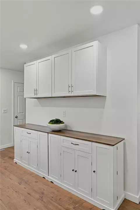 Kitchen - 2009 Learnard Ave, Lawrence, KS 66046 photo 3 of 5