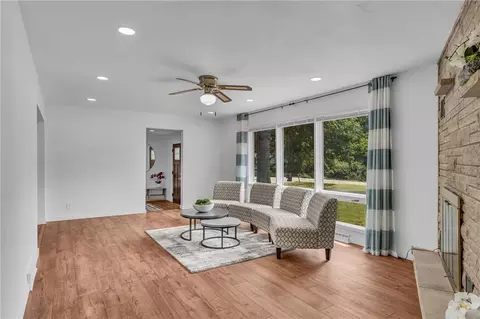 Living - 2009 Learnard Ave, Lawrence, KS 66046 photo 3 of 4