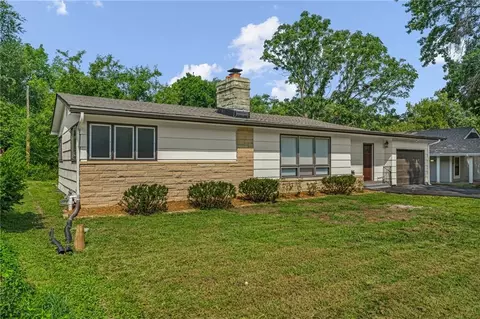 Exterior - 2009 Learnard Ave, Lawrence, KS 66046 photo 1 of 10