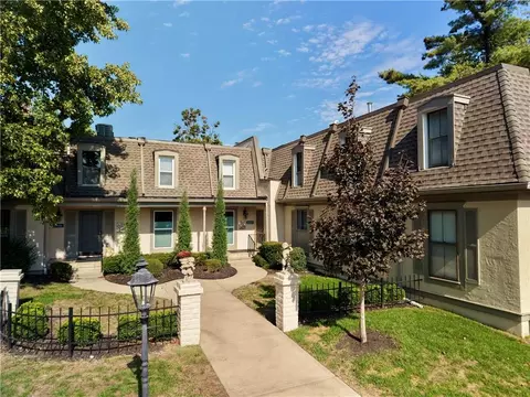 10730 Glenwood St #C, Overland Park, KS 66211