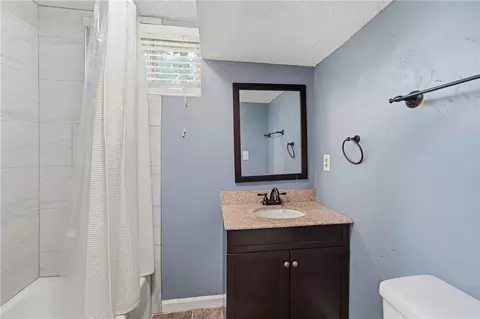 Bath - 3502 NW Lake Dr, Lees Summit, MO 64064 photo 4 of 4
