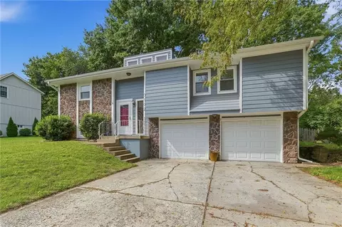 Exterior - 3502 NW Lake Dr, Lees Summit, MO 64064 photo 2 of 6