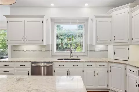Kitchen - 2512 NE Indian Pointe, Lees Summit, MO 64086 photo 6 of 6