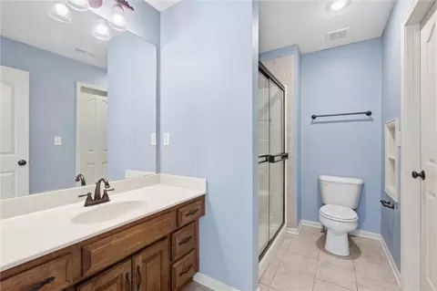 Bath - 2512 NE Indian Pointe, Lees Summit, MO 64086 photo 4 of 6