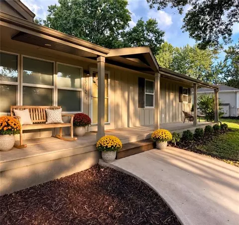 15012 Broadmoor St, Overland Park, KS 66223