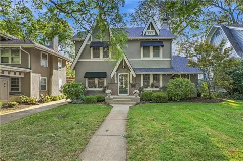 7241 Belleview Ave, Kansas City, MO 64114