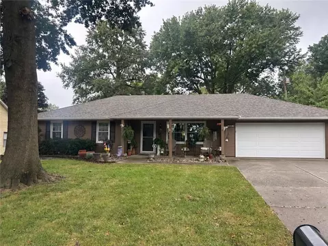 204 14th Ave, Greenwood, MO 64034