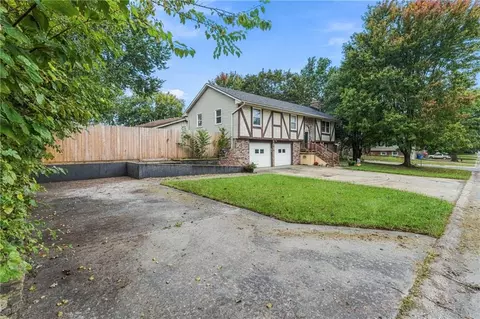 506 W Mcdowell Ave, Odessa, MO 64076