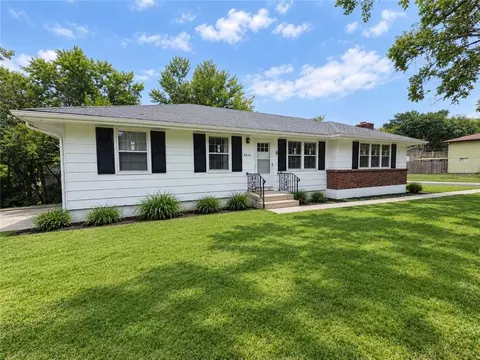 5836 E 99th St, Kansas City, MO 64134