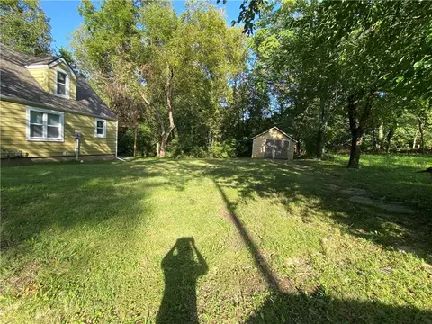 Exterior - 1229 S Crisp St, Independence, MO 64052 photo 3 of 3