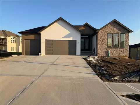8808 N Everton Ave, Kansas City, MO 64153