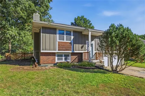 405 SW Killarney Ln, Blue Springs, MO 64014