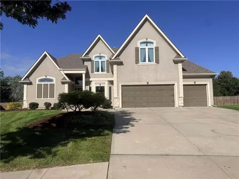 9520 N Askew Ave, Kansas City, MO 64156