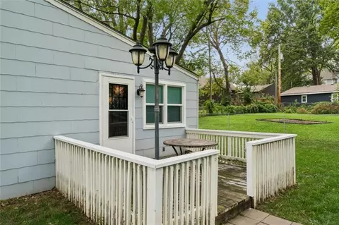 Exterior - 2 Eavey Cir, Harrisonville, MO 64701 photo 9 of 12