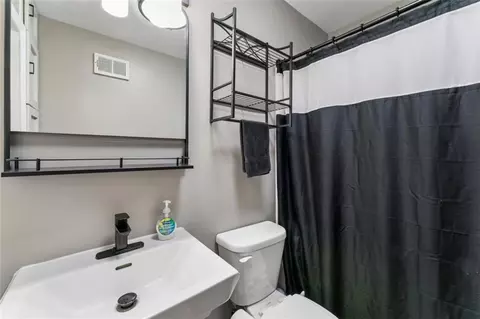 Bath - 2 Eavey Cir, Harrisonville, MO 64701 photo 1 of 1