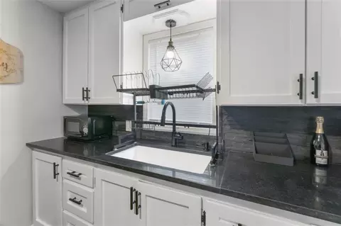 Kitchen - 2 Eavey Cir, Harrisonville, MO 64701 photo 4 of 5