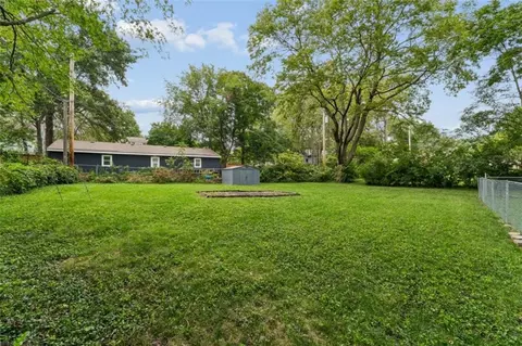 Exterior - 2 Eavey Cir, Harrisonville, MO 64701 photo 11 of 12