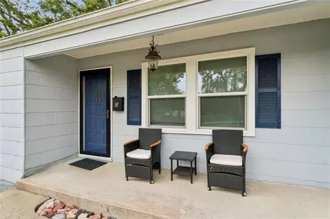 Exterior - 2 Eavey Cir, Harrisonville, MO 64701 photo 4 of 12