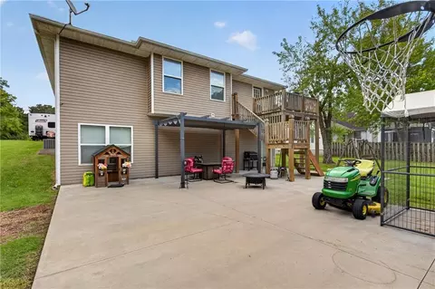 Exterior - 108 S Wright St, Frontenac, KS 66763 photo 4 of 8