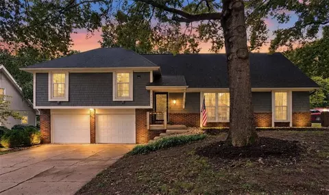 1001 Wyckwood Dr, Liberty, MO 64068