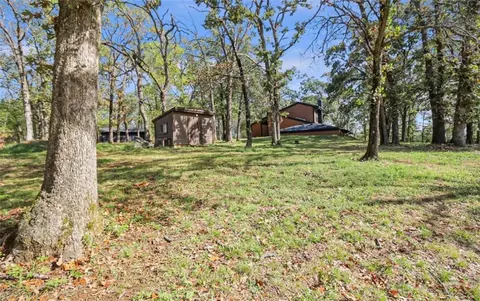 Exterior - 1104 Meadow Rd, Cherryvale, KS 67335 photo 9 of 10