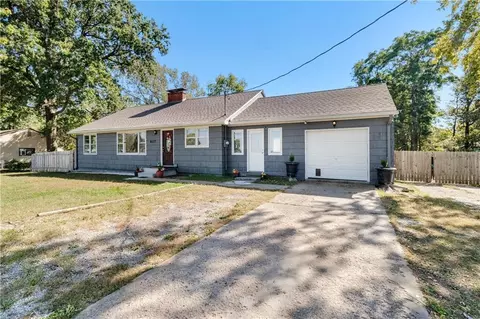8657 E 57th St, Kansas City, MO 64129