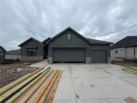 12805 N Champanel Way, Platte City, MO 64079