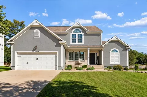 19508 W 96th Ter, Lenexa, KS 66220