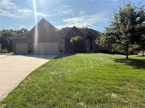 1714 SW 24th St, Blue Springs, MO 64015