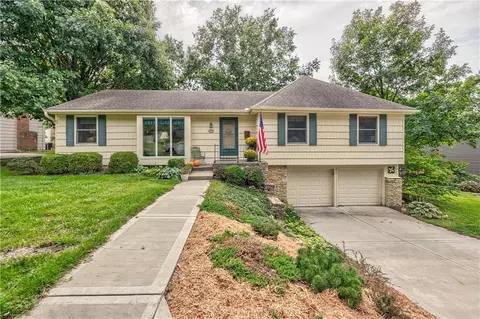 10803 W 98th St, Overland Park, KS 66214