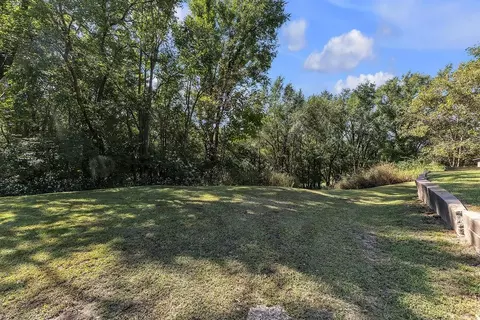 Exterior - 734 Riverview Dr, Saint Joseph, MO 64503 photo 7 of 12