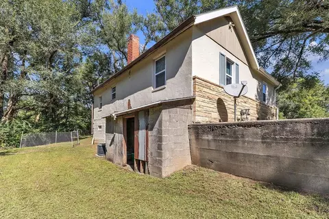 Exterior - 734 Riverview Dr, Saint Joseph, MO 64503 photo 9 of 12