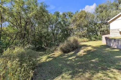 Exterior - 734 Riverview Dr, Saint Joseph, MO 64503 photo 8 of 12