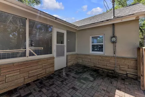 Exterior - 734 Riverview Dr, Saint Joseph, MO 64503 photo 3 of 12
