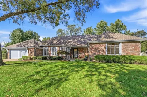 7816 W 100th Pl, Overland Park, KS 66212