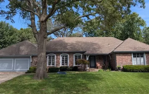 7816 W 100th Pl, Overland Park, KS 66212