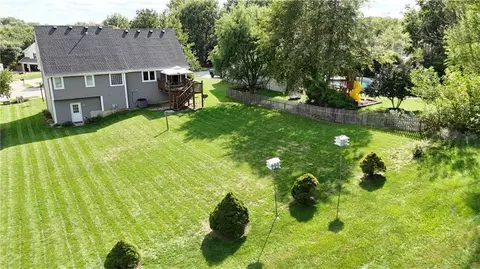 Exterior - 4217 N Devonshire Dr, Saint Joseph, MO 64506 photo 4 of 4