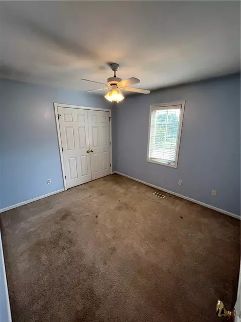 Bedroom - 4217 N Devonshire Dr, Saint Joseph, MO 64506 photo 2 of 3
