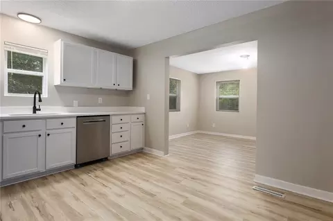Living - 1400 E Hayward Ave, Independence, MO 64050 photo 5 of 7