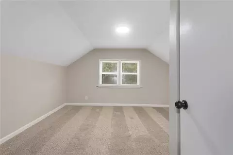 Bedroom - 1400 E Hayward Ave, Independence, MO 64050 photo 7 of 8